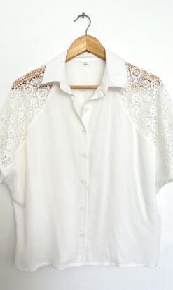 Alternative view of Camisa GRECIA