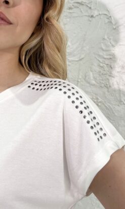 Alternative view of Remera Tania