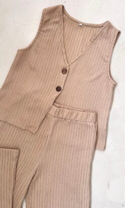 Alternative view of Top LEBLON