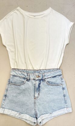 Alternative view of Remera BASICA